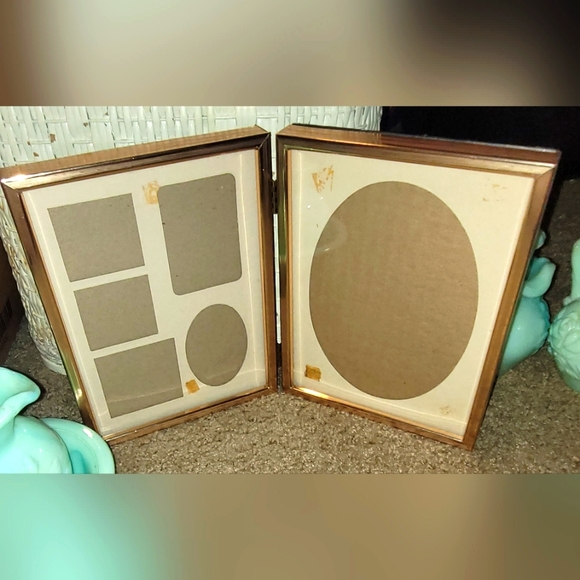 Vintage table top frame, bifold picture frame, collage frames, metal matte frame - Picture 1 of 2